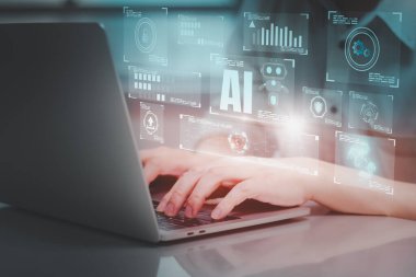 Bilgisayar, derin analiz ve program geliştirme üzerinde çalışan mühendis, derin öğrenme ve gerçek zamanlı veri analizi için Python kodunu kullanıyor, otomasyon ve yapay zeka teknolojisindeki yeniliğe odaklanıyor..