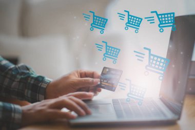 İnternet üzerinden dizüstü bilgisayarda kredi kartı ile müşteri ödemesi ve alışveriş Ödeme E-ticaret dijital işlem platformu, konsept kolaylığı uygulama 4.0 teknolojisi ile çevrimiçi alışveriş.