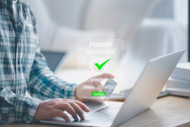 Yapay zeka sistemi, dijital ödemenin kredi kartıyla başarılı olduğunu doğruladı. Analist Fintech gösterge panelini yönetiyor, mali işlemleri ve siber güvenliği takip ediyor. Akıllı bankacılık ve çevrimiçi alışveriş analizleri.