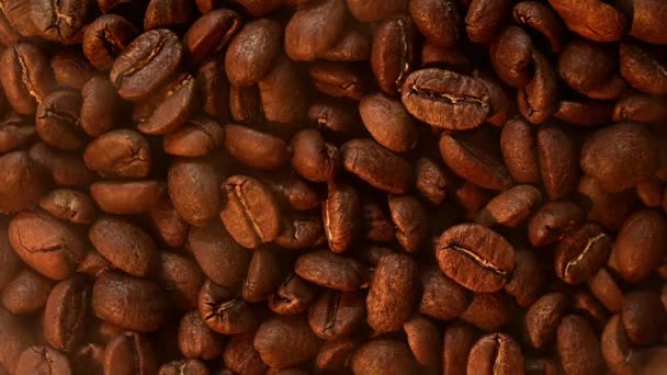 Geröstete Kaffeebohnen Mit Rauch Aus Kaffeebohnen Zeitlupenvideo Und Kopierraum — Stockvideo