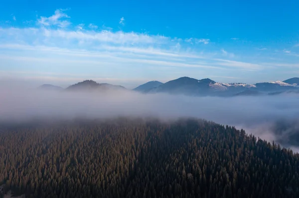 Vue Panoramique Haut Des Sommets Montagneux Dans Les Nuages Épais — Photo