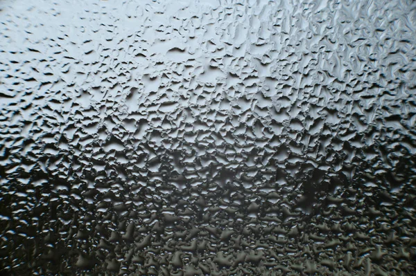 Große Tautropfen Auf Dem Fenster Nach Kondensation Auf Dem Fenster — Stockfoto