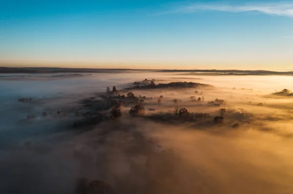 Niebla Mañana Pueblo Ucraniano Cubierto Niebla Vista Drones Fotografía Aérea —  Fotos de Stock