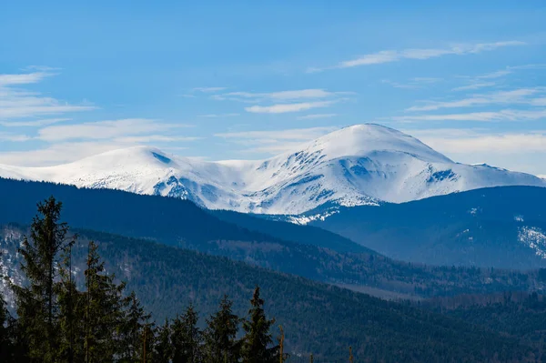 stock image Wonderful views of the Carpathian Mountains covered with snow and clear blue sky in Ukraine, views near Vorokhta.