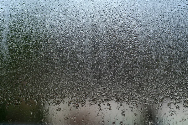 室外冷藏期窗上的清晨冷凝 窗上冷凝的质感 — 图库照片