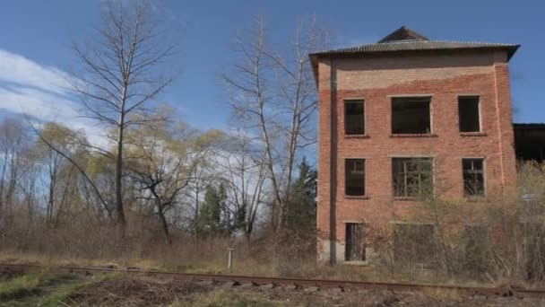 Abandoned Destroyed Warehouse Track Broken Brick Building — Vídeo de Stock