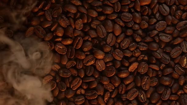 Υφή Των Καβουρδισμένων Κόκκων Καφέ Τονίζεται Από Ένα Ζεστό Κίτρινο — Αρχείο Βίντεο