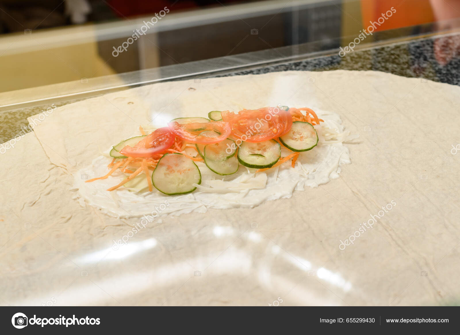 Шаурма Приготовления Ресторане Быстрого Питания Овощной Мясной Шаурмы  Куриный Шаурма — Стоковое фото © NIKO_Cingaryuk #655299430