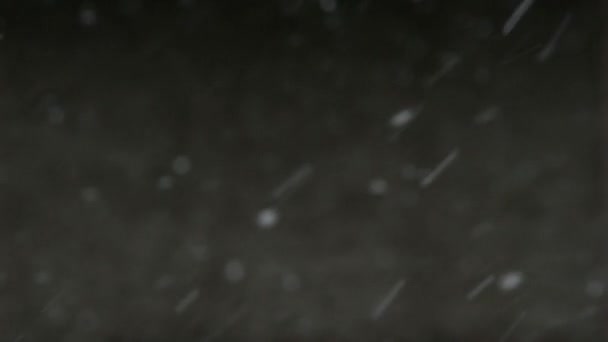 Природный Феномен Зимой Дуновение Снега Ветра Вид Окна Доме Деревне — стоковое видео