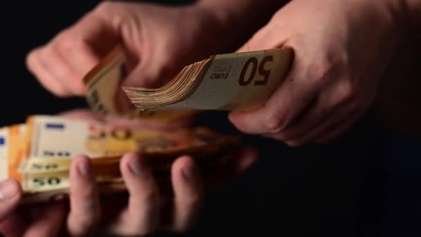 Contando Dinero Mano Transferencia Billetes Euros Mano Mano Cálculos Económicos — Vídeo de stock