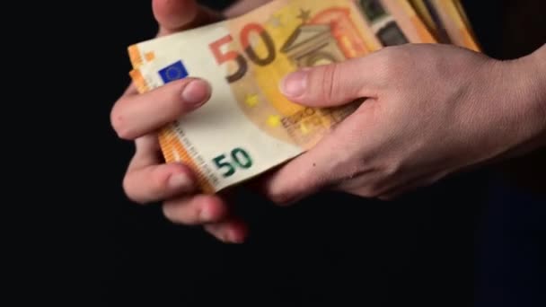 Ötven Eurós Címletben Számolja Eurobankjegyeket Európai Piac Valutáját Fekete Hátterű — Stock videók