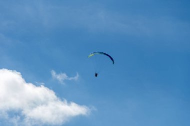 Dolomitlerdeki paraglider dersleri