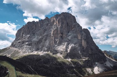 Val Gardena 'daki Dolomitlerin muhteşem manzarası