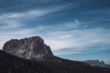 Val Gardena 'daki Dolomitlerin muhteşem manzarası