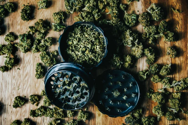 Marijuana Buds Drugs Cbd Thc Grinder Drugs — Stock Photo, Image
