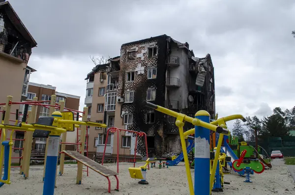 Casa Destruida Guerra Rusa Contra Ucrania Destruyó Edificios Las Calles —  Fotos de Stock