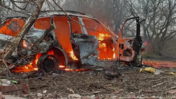 Brandende Auto Aan Kant Van Weg Verzekerde Gebeurtenis Ongeluk Ongeval — Stockvideo