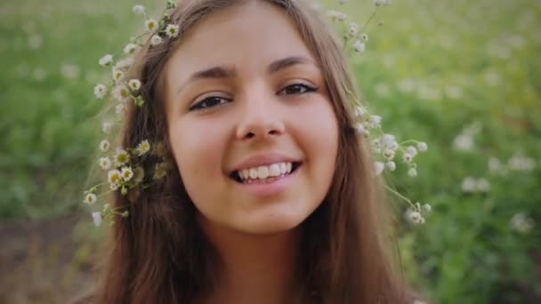 Portrait Happy Charming Young Teen Woman Outdoors Spring Flowers Entangled — Vídeo de Stock