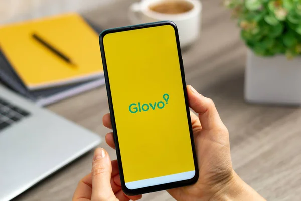 Kijev Ukrajna December 2022 Glovo App Mobiltelefon Képernyőn Spanyol Gyors Stock Fotó