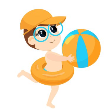 Yaz şortlu, gözlüklü ve beysbol şapkalı çocuk koşuyor.