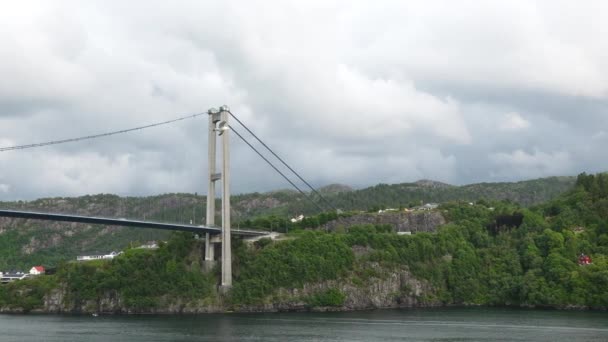 Blick Auf Die Moderne Norwegische Brücke Vom Hafen Aus Riesige — Stockvideo