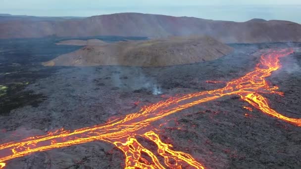 Ijsland Vulkaanuitbarsting Wonderen Van Natuur Rood Hete Brandende Lava Barst — Stockvideo