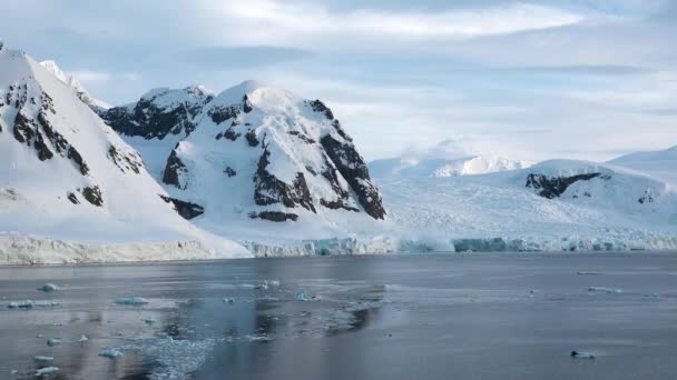 Antártida Icebergs Calentamiento Global Cambio Climático Hermosa Naturaleza Paisaje Montañas — Vídeos de Stock