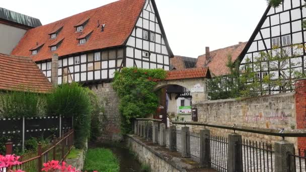 Quedlinburg Německo Srpna 2023 Německá Tradiční Architektura Zpola Roubených Domů — Stock video