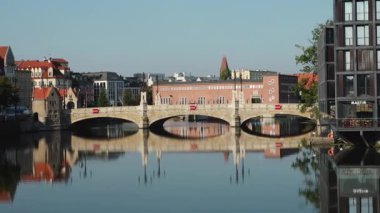 WROClaw, POLAND 21 Ağustos 2023. Eski kasaba. Polonya. Kilise, mimarlık. Wroclaw 'daki tarihi pazar meydanının manzarası. Turistik işaretler. Polonya kenti Wroclaw