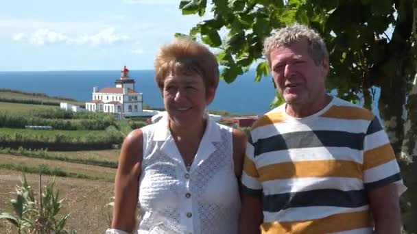 Пожилые Люди Путешествуют Люди Исследуют Мир Супружеская Пара Путешествует Круизном — стоковое видео
