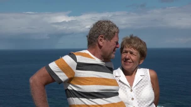 Gli Anziani Viaggiano Persone Che Esplorano Mondo Coppia Sposata Che — Video Stock