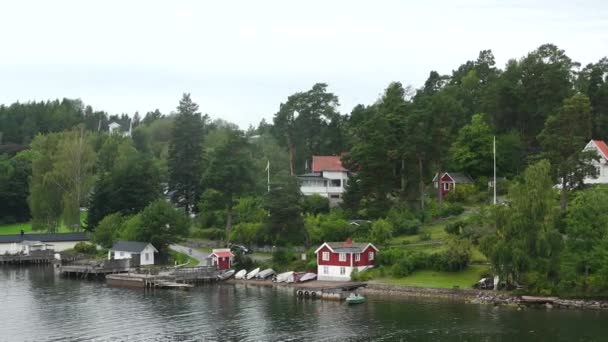 Domki Brzegu Szwecja Niesamowity Szwedzki Drewniany Domek Skalistej Wyspie Piękne — Wideo stockowe