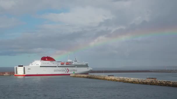 Visby Švédsko Srpen 2023 Trajekt Připlouvá Přístavu Velká Trajektová Loď — Stock video