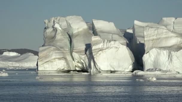 Iceberg Meraviglie Della Natura Iceberg Gigante Galleggiante Dallo Scioglimento Del — Video Stock