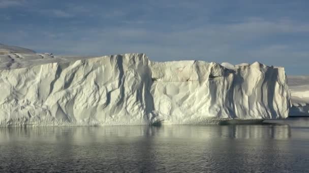 Icebergs Maravilhas Natureza Iceberg Flutuante Gigante Geleira Derretida Antártida Aquecimento — Vídeo de Stock