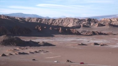 Atacama Çölü Panoraması. Şili 'deki çöl manzarası. Görüntü Valle de la Luna Ay Vadisi San Pedro de Atacama Çölü Şili.