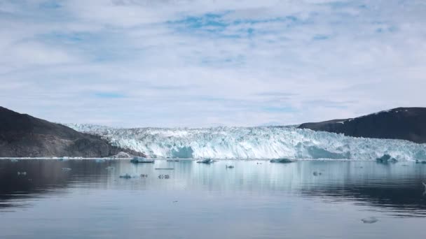 Ледник Шпицберген Между Льдами Шпицбергена Шпицбергена Ледник Арктического Моря Окруженный — стоковое видео