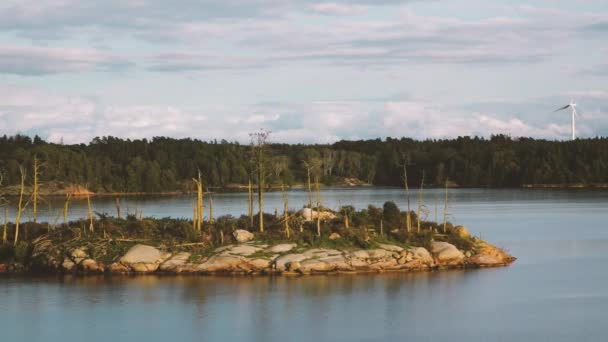 Archipelag Sztokholmski Szwedzki Archipelag Przyrody Słoneczny Dzień Lecie Zielone Drzewa — Wideo stockowe