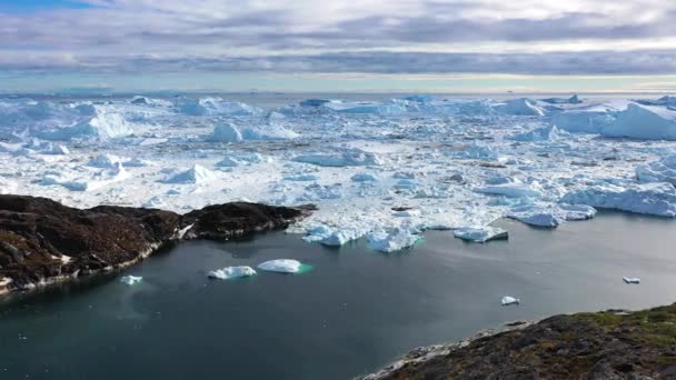 Vista Aérea Los Icebergs Glaciares Groenlandia Los Cambios Climáticos Climáticos — Vídeo de stock
