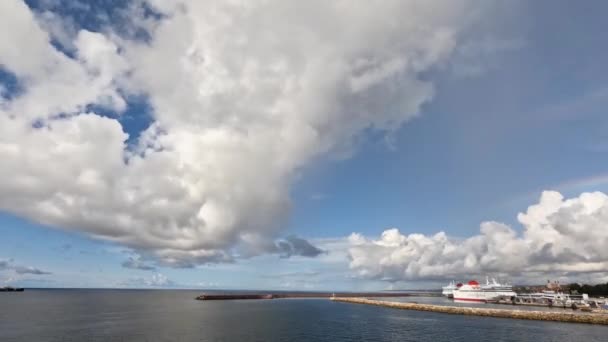 Obloha Mraky Načasování Přístav Včasný Záběr Přístavní Oblasti Loděmi Jeřáby — Stock video