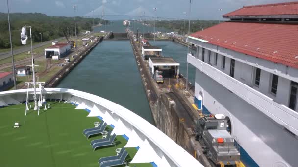 Panama Canal Panama August 2019 Large Ship Passes Lock System — стоковое видео