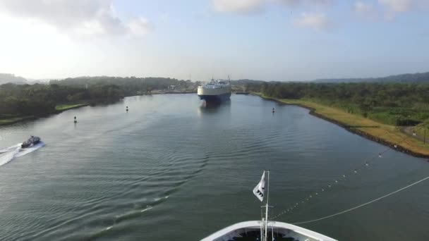 Large Ship Passes Panama Canal — Stok video