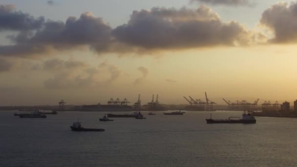 Large Ship Passes Panama Canal — Vídeo de Stock
