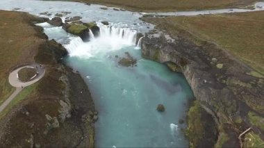 Kuzey İzlanda 'da güzel, güçlü Godafoss şelalesi