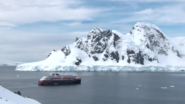 Antarctica Landschap Ijsbergen Oceaan Bergen Opwarming Van Aarde Klimaatverandering Expeditie — Stockvideo
