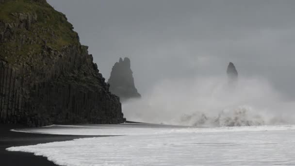 Kraftfulla Vågor Atlanten Vågor Och Klippor Atlanten Vacker Havsutsikt Utsikt — Stockvideo