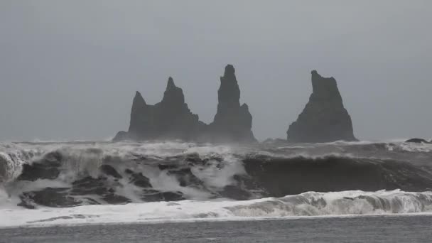 Krachtige Golven Van Atlantische Oceaan Golven Rotsen Van Atlantische Oceaan — Stockvideo