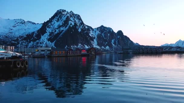 Ταξιδιωτικό Τοπίο Φύση Της Νορβηγίας Χιονισμένα Βουνά Των Νησιών Λοφότεν — Αρχείο Βίντεο