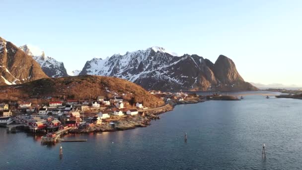 Νορβηγία Νησιά Lofoten Αεροφωτογραφία Εκπληκτική Θέα Βουνίσιων Βραχωδών Κορυφών Καλυμμένων — Αρχείο Βίντεο