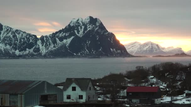 Zimní Krajina Kolem Zasněžené Hory Mořský Záliv Nádherná Příroda Norsko — Stock video